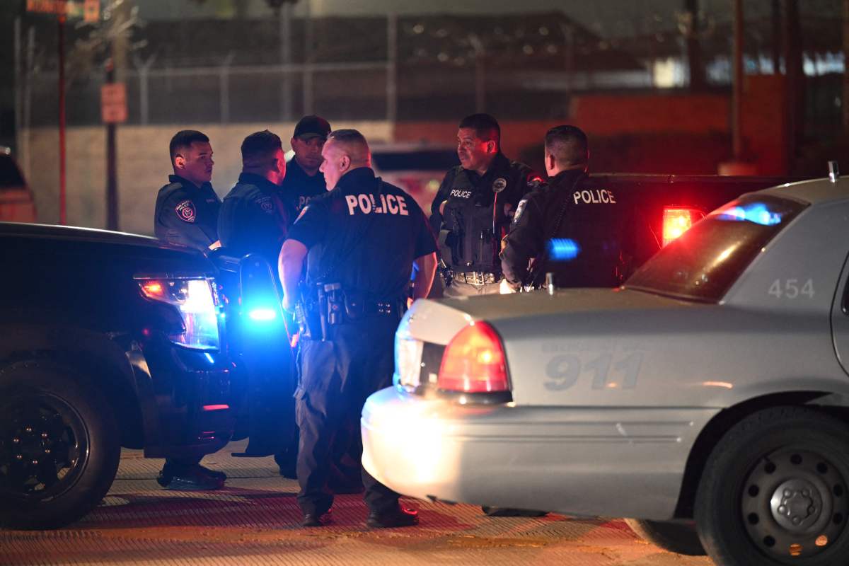 Padre e hijo enfrentan más cargos en relación con la muerte de una ...