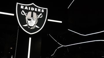 Los Raiders rindieron tributo a Jack Squirek tras su muerte.