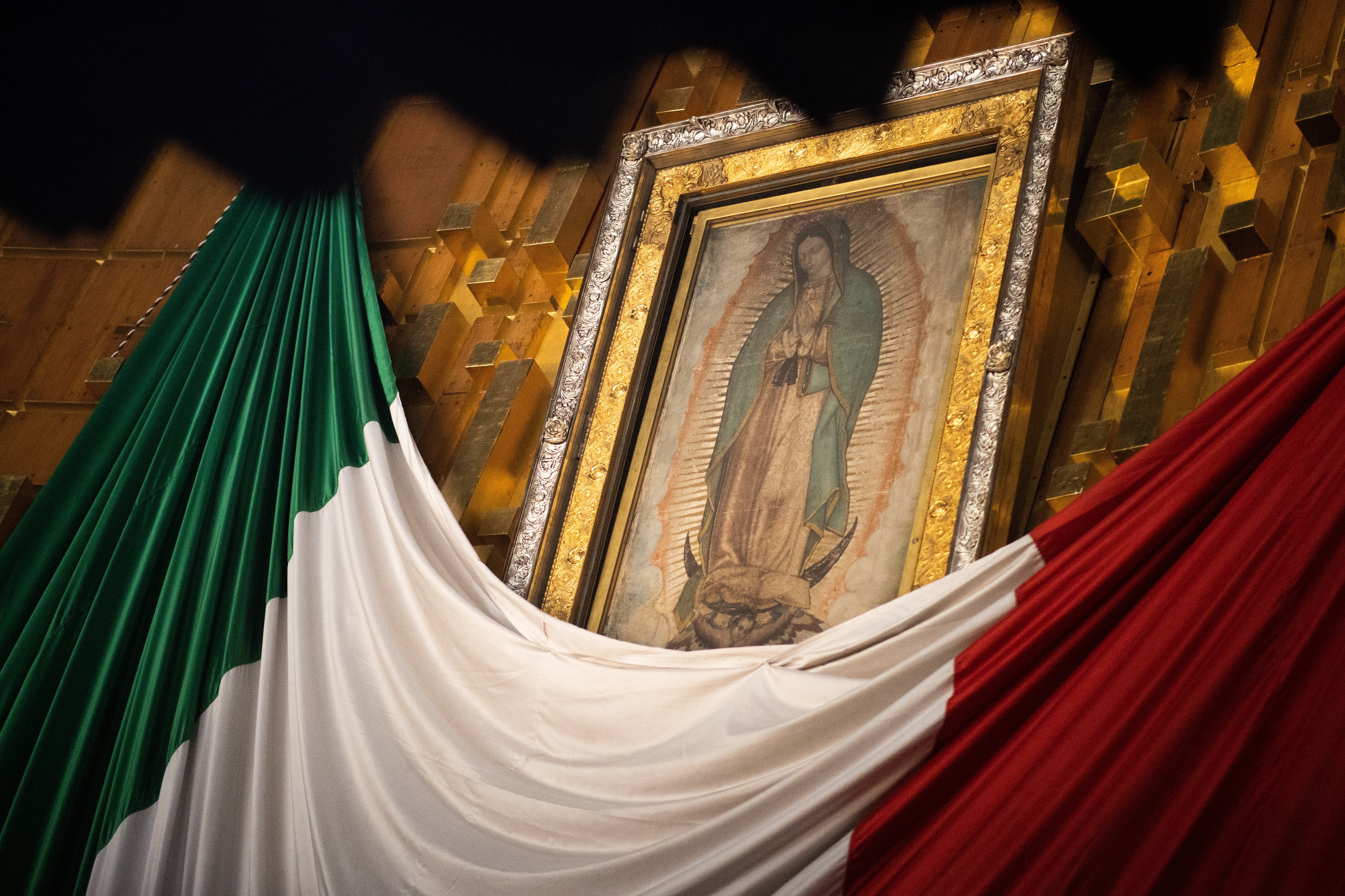 VIDEO: Pastor Destruye Figura De La Virgen De Guadalupe Durante ...