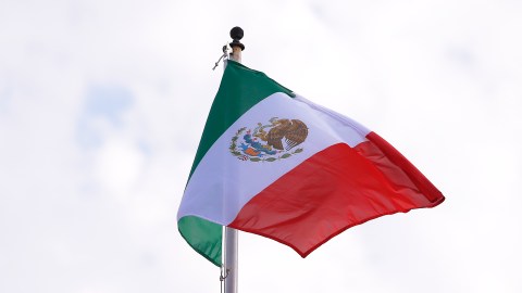 Quema de coches doblega a mexicanos frente a la delincuencia