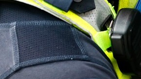 Hombre de Carolina del Norte empujó la cabeza de un compañero de trabajo de su esposa en una freidora