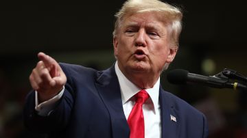 El expresidente Trump confirma que haría deportaciones masivas.