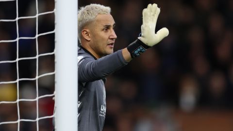 Keylor Navas regresó a Francia tras atajar en la Premier League.