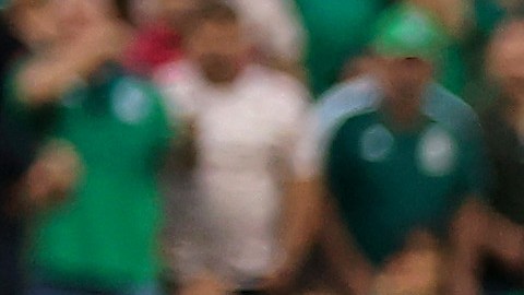 Santiago Giménez se ha convertido en uno de los referentes del Feyenoord y confesó que ha tenido ayuda de Robin van Persie.