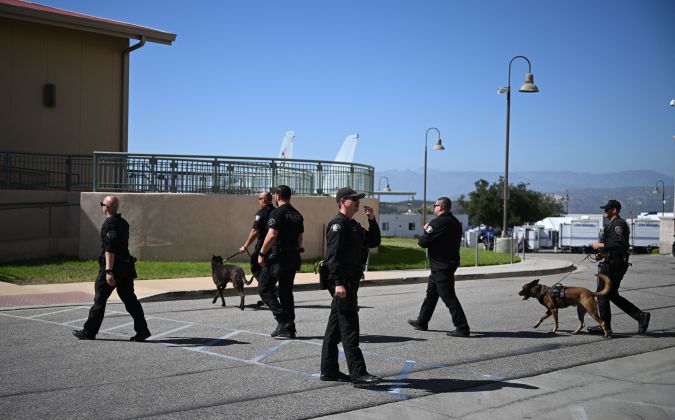 Police do a security sweep ahead of the second Republican presidential primary debate, at the Ronald Reagan Presidential Library in Simi Valley, California, on September 27, 2023. (Photo by Robyn Beck / AFP) (Photo by ROBYN BECK/AFP via Getty Images)