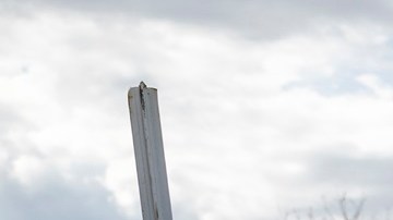 La Patrulla Fronteriza podrá cortar el alambre con púas instalado en Texas, en la frontera con México.