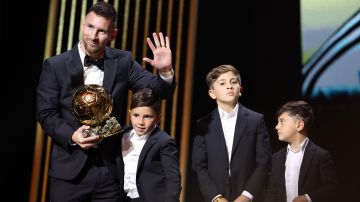 PARIS, FRANCE - OCTOBER 30: Lionel Messi and sons Thiago Messi, Mateo Messi Roccuzzo and Ciro Messi Roccuzz attend the 67th Ballon D'Or Ceremony at Theatre Du Chatelet on October 30, 2023 in Paris, France. (Photo by Pascal Le Segretain/Getty Images)