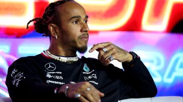 Lewis Hamilton espera superar lo hecho en el 2023 en el que estuvo a la sombra de los dos pilotos de Red Bull.