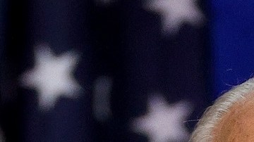 El presidente Joe Biden y el presidente de la Cámara de Representantes, el republicano Mike Johnson.