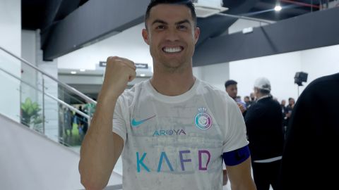 JEDDAH, SAUDI ARABIA - DECEMBER 26: Cristiano Ronaldo of Al Nassr celebrates after winning the match against Al-Ittihad during the Saudi Pro League match between Al-Ittihad and Al-Nassr at Prince Abdullah Al Faisal Stadium on December 26, 2023 in Jeddah, Saudi Arabia. (Photo by Yasser Bakhsh/Getty Images)