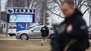 El tiroteo en la secundaria Perry, en Iowa, sigue bajo investigación.