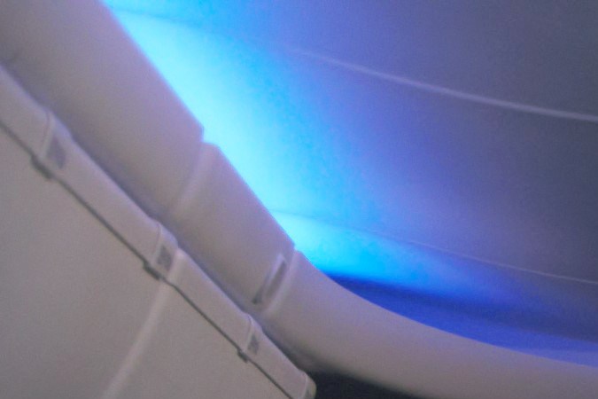 Aerolíneas suspenden uso del Boeing 737 MAX 9 tras incidente en vuelo de Alaska Airlines