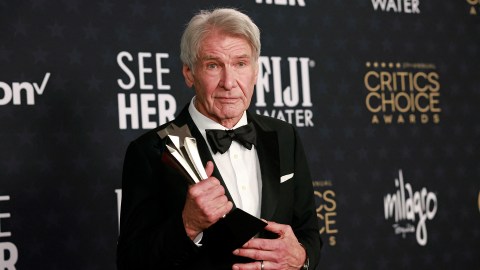 El Barker Hangar de Santa Mónica, California, fue el escenario de la 29° edición de los Critics Choice Awards.