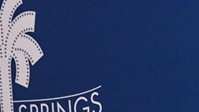 Jenna Ortega se ha despedido temporalmente del glam gótico para abrazar una estética más romántica y sensual.