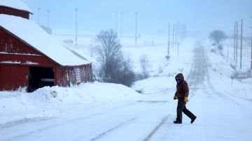 25 estados en alerta por ola de frío ártico que ha dejado vuelos cancelados y a miles sin electricidad