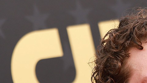 Rosalía y Jeremy Allen White han decidido no comentar sobre el tema, manteniendo su relación lejos de los reflectores mediáticos.