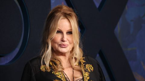 Jennifer Coolidge se une al elenco de la película de Minecraft