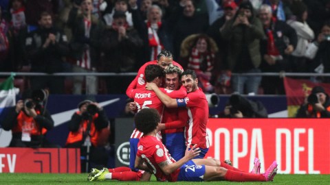 El Atlético de Madrid venció 4 goles por 2 al Real Madrid y con eso escribió su nombre la siguiente ronda de la Copa del Rey.
