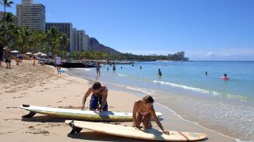 Surfista murió en un ataque de tiburón en Hawaii