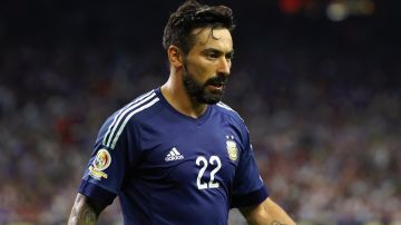 HOUSTON, TX - JUNE 21: Ezequiel Lavezzi #22 of Argentina reacts in the first half against the United States during a 2016 Copa America Centenario Semifinal match at NRG Stadium on June 21, 2016 in Houston, Texas. (Photo by Scott Halleran/Getty Images)