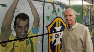 Mario Zagallo en mayo de 2006 en la sede del fútbol brasileño en Río de Janeiro.