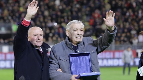 Luigi Riva recibe el Collar de Oro, el máximo honor que otorga el Comité Olímpico de Italia (CONI).
