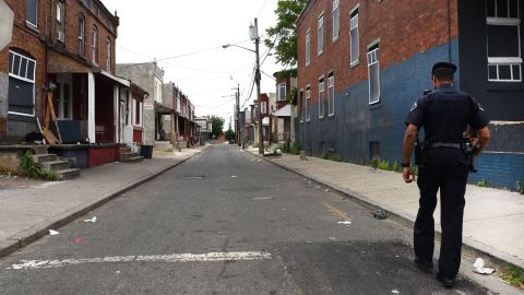 Hispana mató a tiros a su esposo y sus hijas antes de quitarse la vida en Nueva Jersey