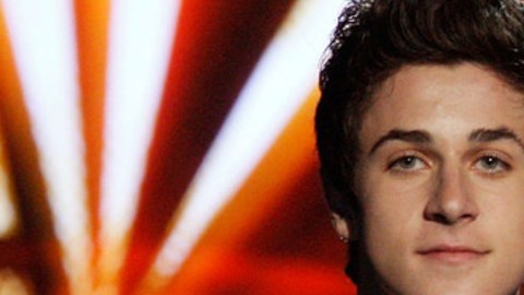 Selena Gomez y David Henrie posaron junto a los nuevos actores de la secuela de Los hechiceros de Waverly Place
