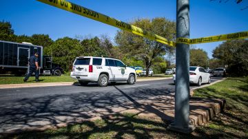 Autoridades de Texas investigan doble asesinato en casa de un ex juez