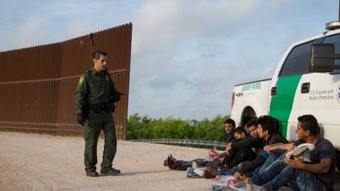 La Patrulla Fronteriza busca a más agentes para regiones remotas.