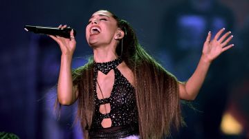 Ariana Grande compartió la emotiva reacción de su familia y amigos al visualizar por primera vez el video musical de "Yes, And?".