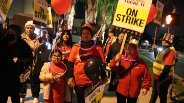 Los trabajadores prefirieron protestar por mejores salarios que quedarse en su hogar a celebrar el Año Nuevo.