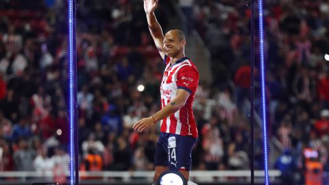 Javier “Chicharito” Hernández en la noche de su presentación con Chivas.