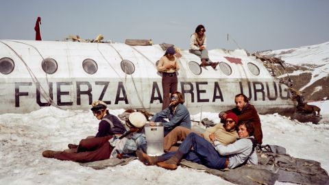 "La Sociedad de la Nieve" buscó ser lo más fiel posible a los hechos sucedidos en 1972. Incluso se rodó en el aeropuerto del que salió el avión.