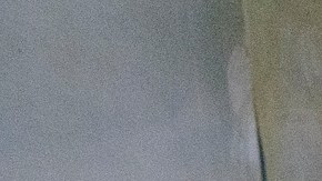 Andrea Castillo prepara pupusas en el restaurante Sivar Treats en Whittier.