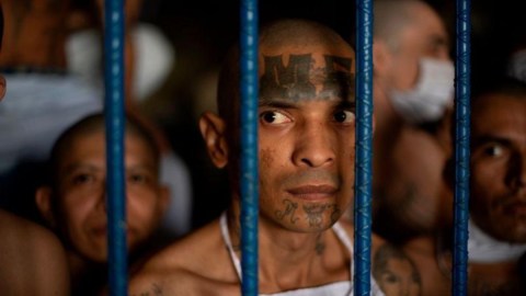 Presos en El Salvador.