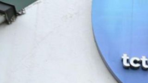 Un grupo armado ingresó a las instalaciones de TC Televisión y mantuvo a los empleados del canal como rehenes.