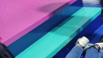 Policía en Ecuador detiene a hombres armados tras asalto a canal de TV; presidente declara existencia de "conflicto armado interno"