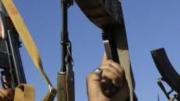 Protesta en Yemen este viernes contra los ataques de EE.UU. y Reino Unido.