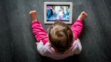 El tiempo frente a las pantallas genera conductas sensoriales atípicas en niños
