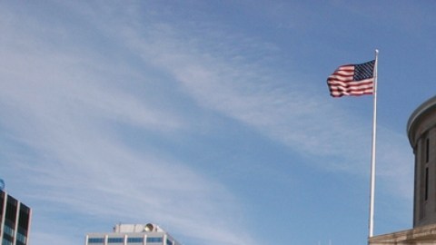 Gobernador de Ohio prohibió cirugías de cambio de género para menores