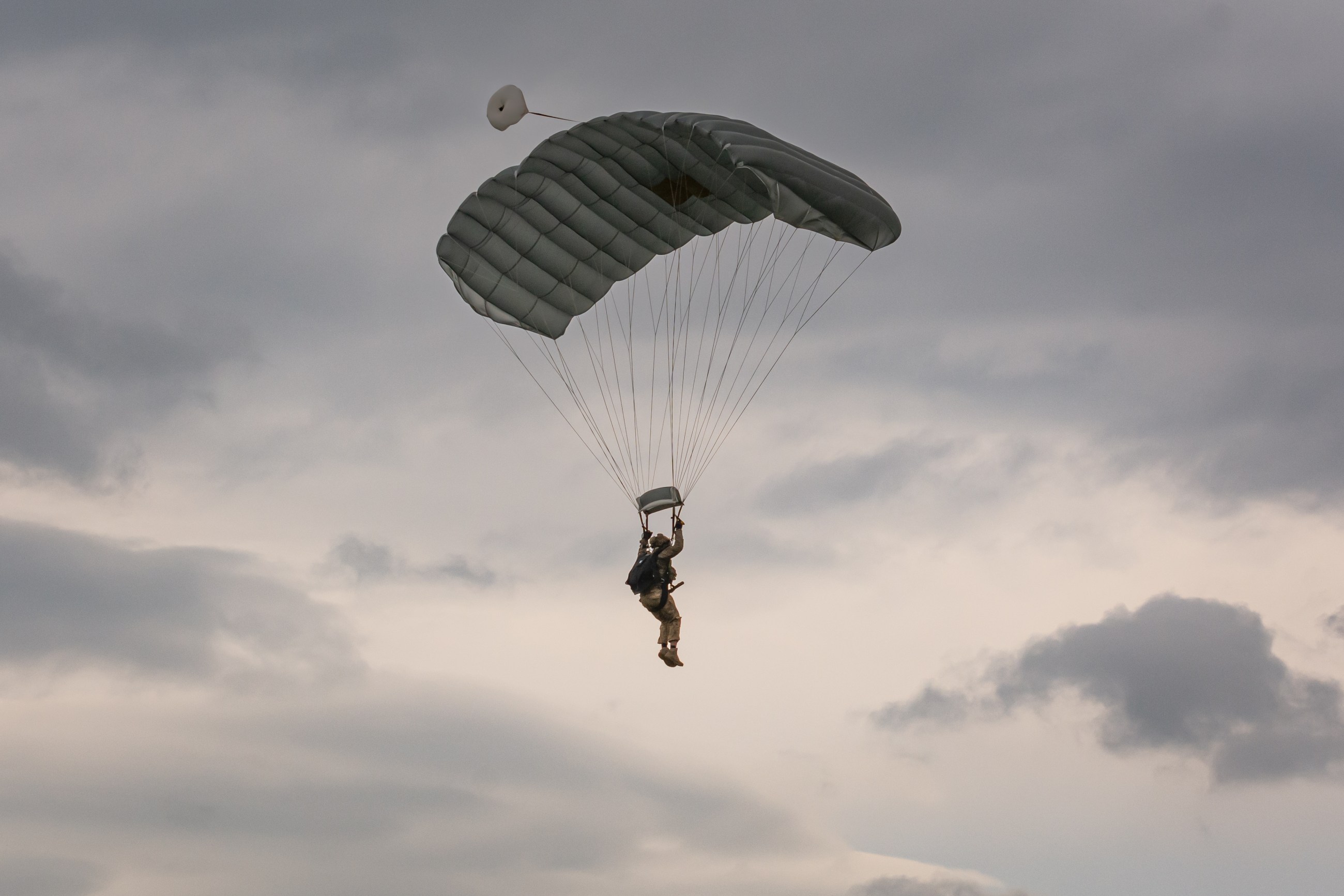 Paracaidista de Colorado murió en un extraño accidente - La Opinión, image size:2600x1733