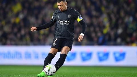 Nantes (France), 17/02/2024.- Paris Saint Germain's Kylian Mbappe in action during the French Ligue 1 soccer match between FC Nantes and Paris Saint Germain in Nantes, Western France, 17 February 2024. (Francia) EFE/EPA/Franco Arland