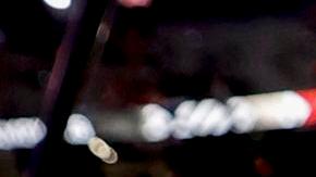 Taylor Swift abraza caiñosamente a su novio Travis Kelce luego del Super Bowl LVIII ganado por los Chiefs.