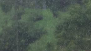 Beverly Hills (United States), 05/02/2024.- A family leaves their home that was impacted from a mudslide as a powerful atmospheric river storm hits Southern California in Beverly Hills, California USA, 05 February 2024. Los Angeles Mayor Karen Bass declared a state of emergency in the area as flooding and mudslides overwhelmed California. (tormenta) EFE/EPA/ALLISON DINNER