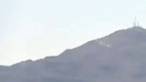 Soldados hutíes operando drones en una zona remota en las afueras de Saná, Yemen.