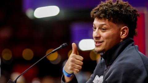 Las Vegas (United States), 05/02/2024.- Kansas City Chiefs quarterback Patrick Mahomes participates in the National Football League's Super Bowl LVIII Opening Night event at Allegiant Stadium in Las Vegas, Nevada, USA, 05 February 2024. The AFC champion Kansas City Chiefs face the NFC champion San Francisco 49ers in Super Bowl LVIII at State Allegiant Stadium in Las Vegas, Nevada, 11 February 2024. EFE/EPA/CAROLINE BREHMAN