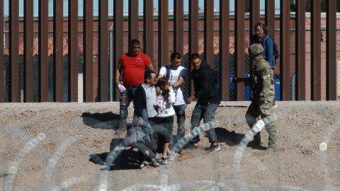 Activistas en México condenan agresión de Guardia Nacional de Texas contra periodistas mientras expulsaban migrantes