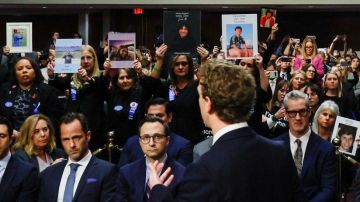 Zuckerberg se disculpó con familiares y víctimas de ciberacoso y violencia en las redes.