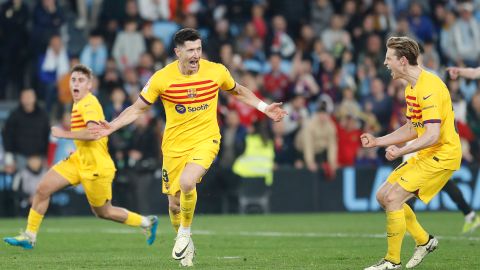 Con su penal ante el Celta de Vigo el delantero polaco Robert Lewandowski llegó a los 50 goles con el FC Barcelona.